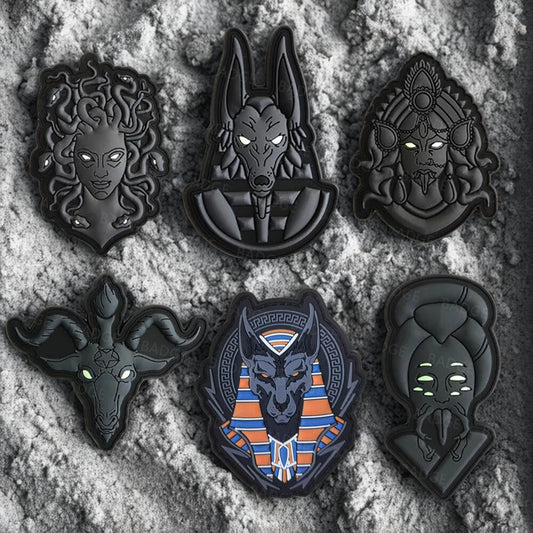 Set de Patchs "Divinités Sombres" - 6 Écussons Mythologiques en PVC 3D