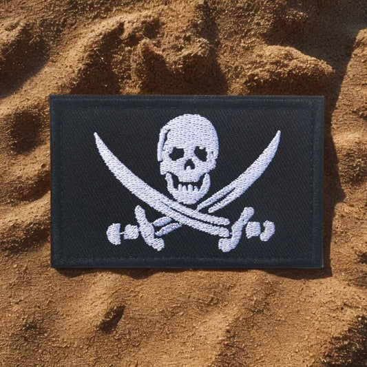 Patch Pirate "Jolly Roger" - Écusson Tête de Mort et Sabres Croisés