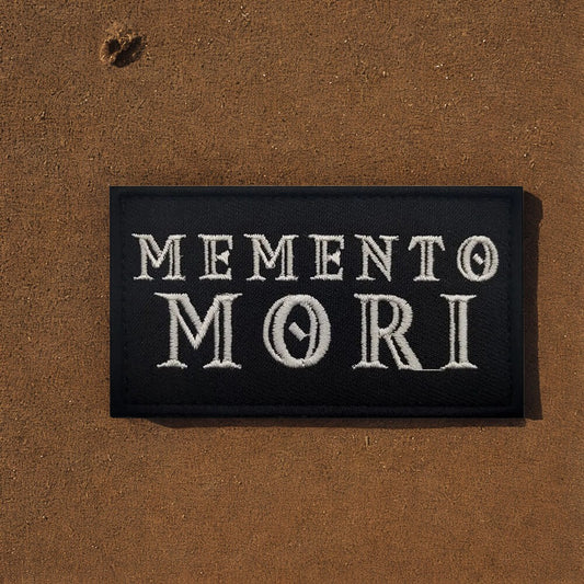 Patch "Memento Mori" Typographique - Écusson Philosophique Stoïcien